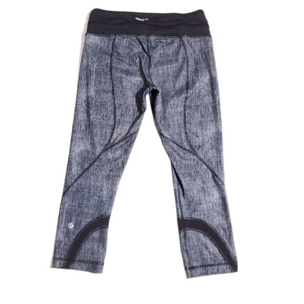 Lululemon Run Inspire Crop II Size 6 Burlap Texture Black Dune Gray Luxtreme - Picture 2 of 12